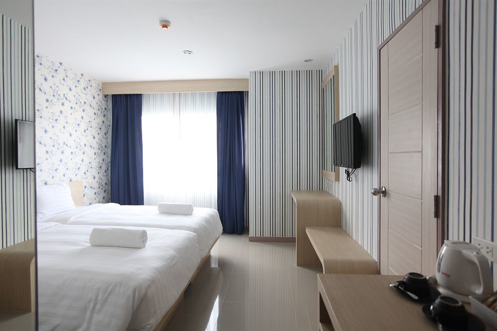 Ocean And Ole Patong Hotel Bagian luar foto