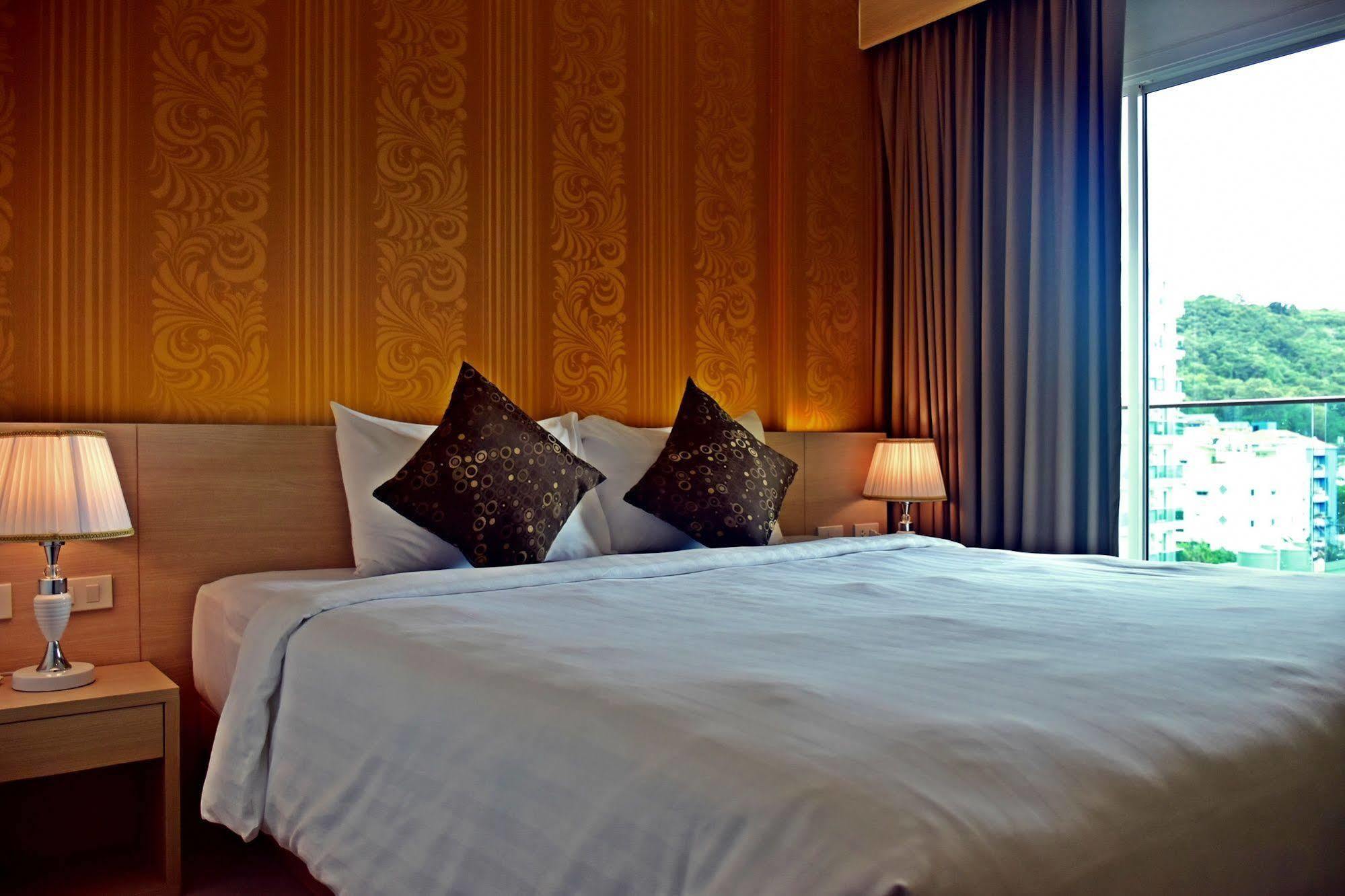 Ocean And Ole Patong Hotel Bagian luar foto