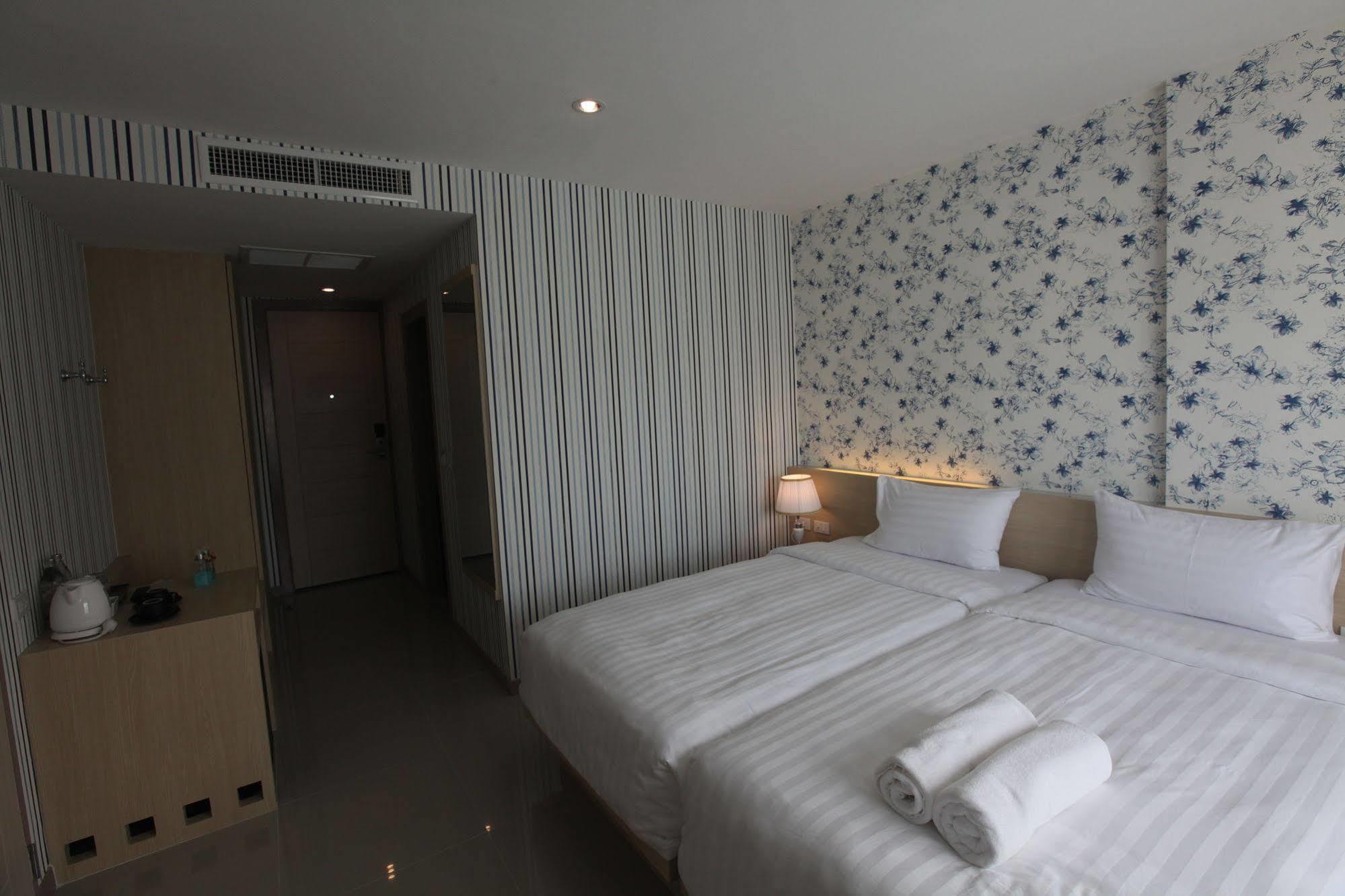 Ocean And Ole Patong Hotel Bagian luar foto