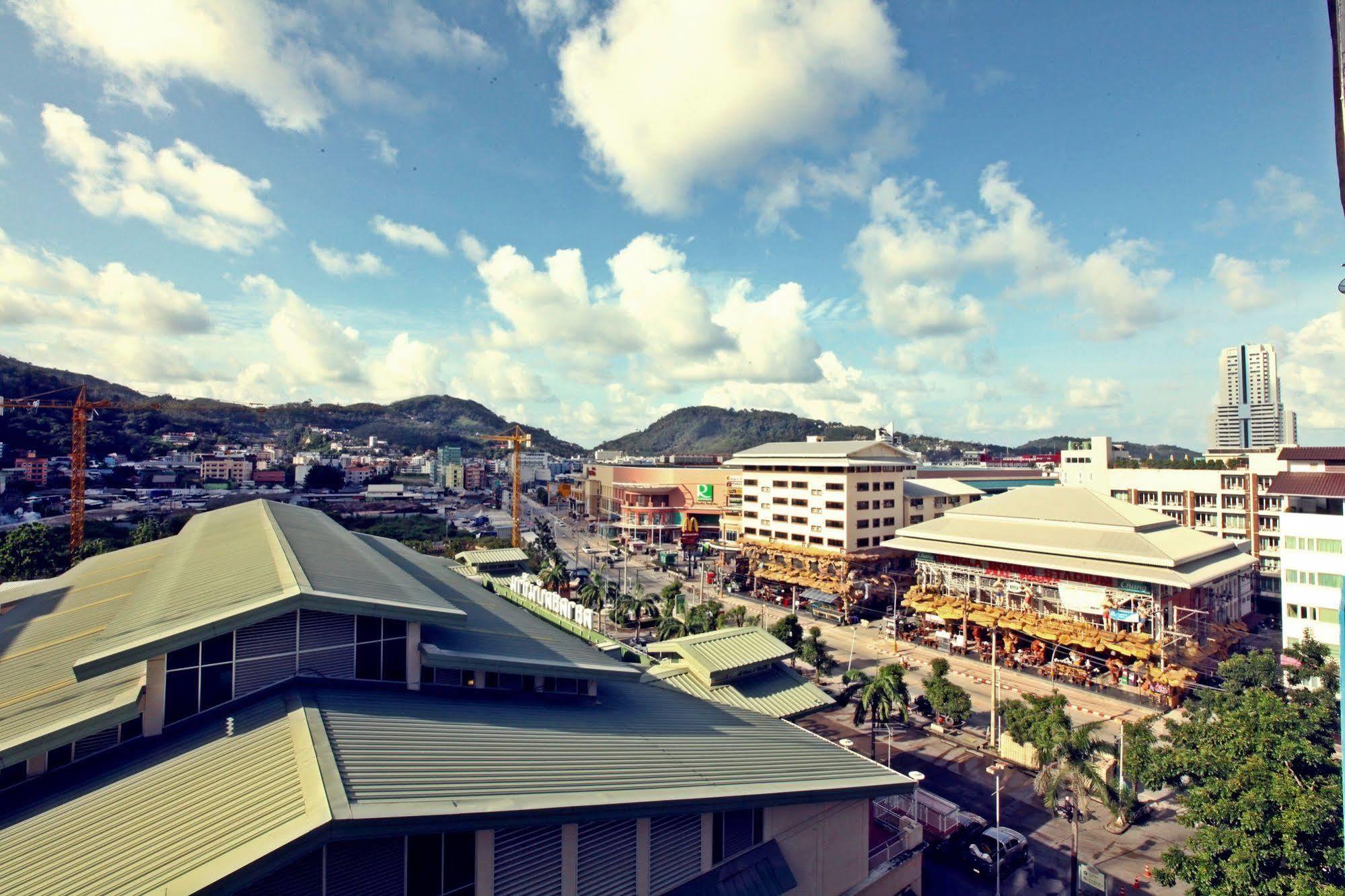 Ocean And Ole Patong Hotel Bagian luar foto