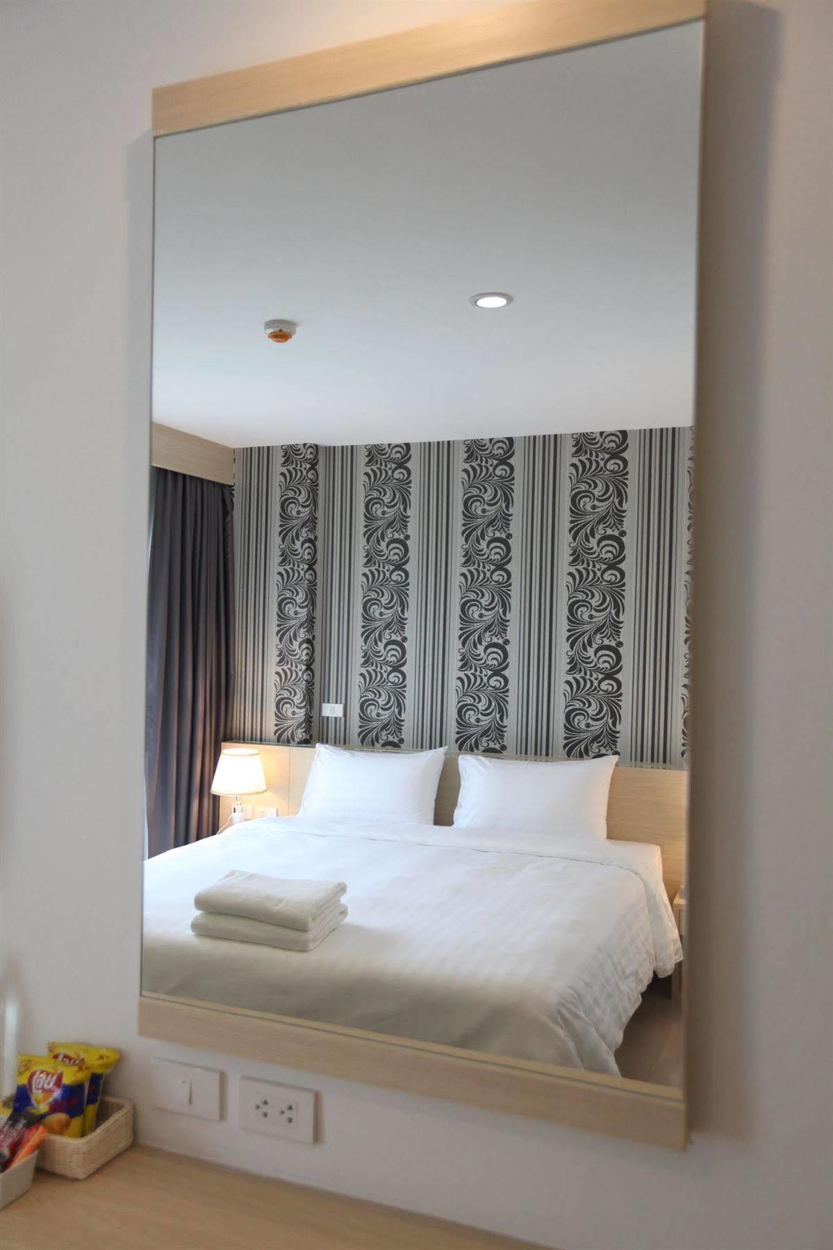Ocean And Ole Patong Hotel Bagian luar foto